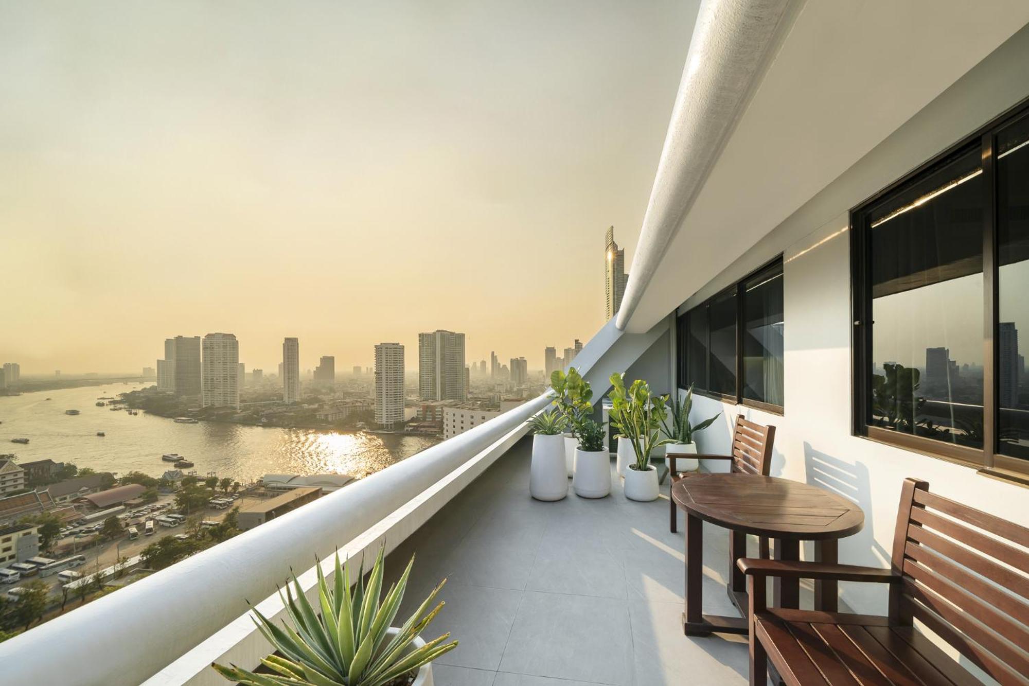 Centre Point Silom - Newly Renovated Hotel 4*